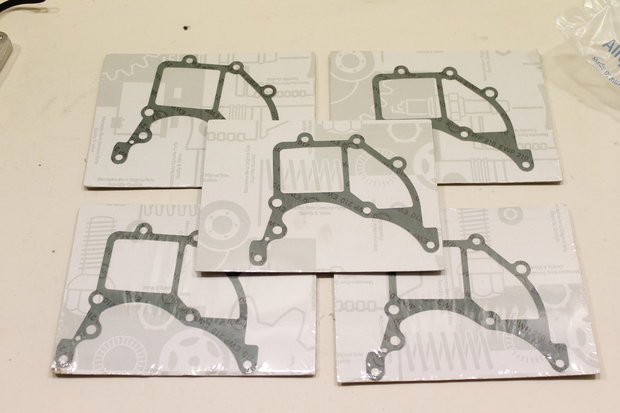 5x Original Mercedes A6062010180 Gasket